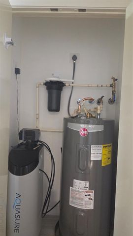 7078 N Holiday Drive, Galveston, TX 77550