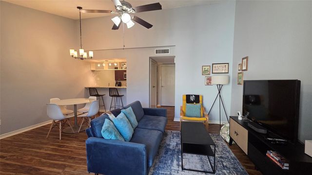 7078 N Holiday Drive, Galveston, TX 77550