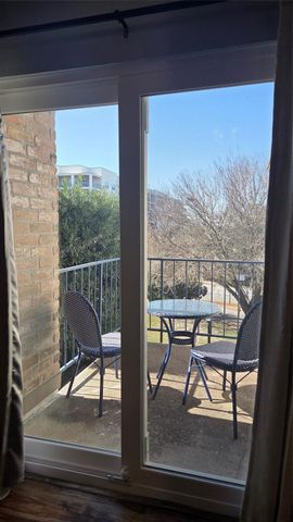 7078 N Holiday Drive, Galveston, TX 77550