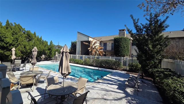 7078 N Holiday Drive, Galveston, TX 77550