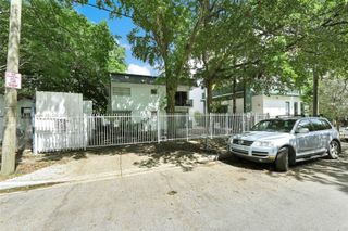 641 NW 2nd St, Miami, FL 33128