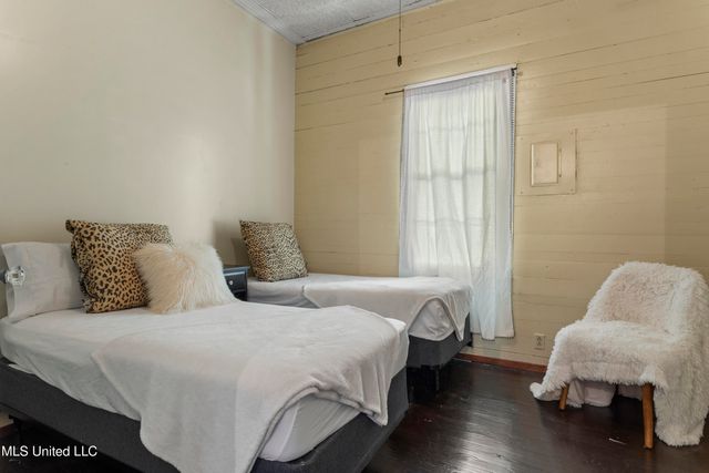 1325 Harrison Road, Gulfport, MS 39507