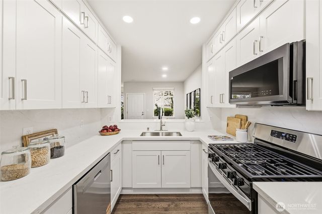 958 232nd Place NE, Sammamish, WA 98074