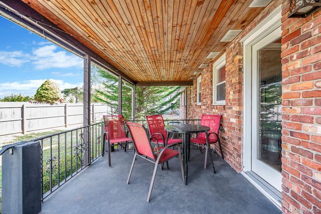 7 Judith Drive, Greenlawn, NY 11740