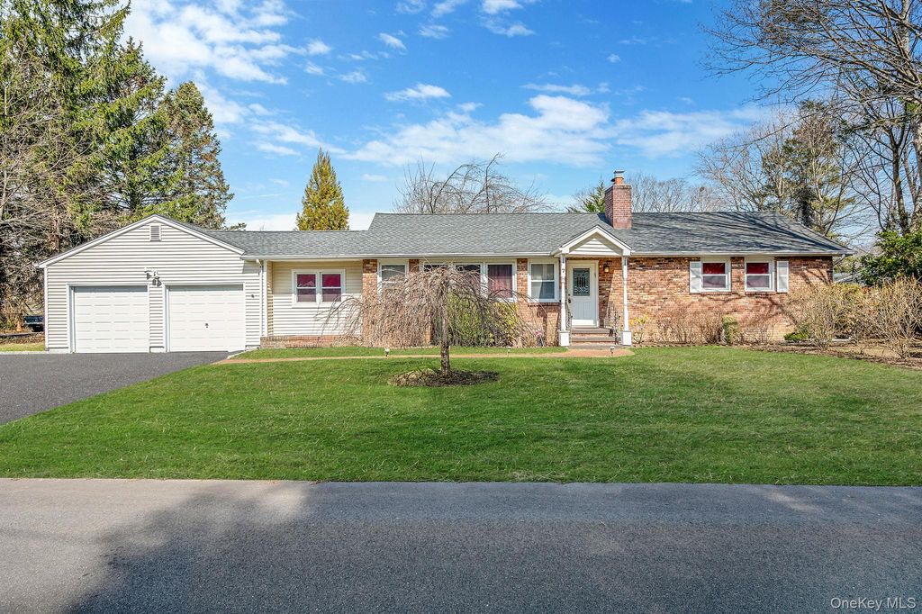 7 Judith Drive, Greenlawn, NY 11740
