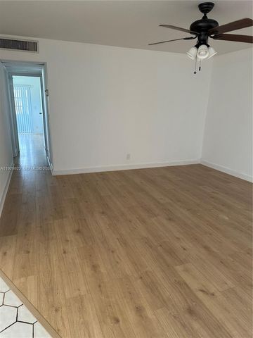 25 Saxony A, Delray Beach, FL 33446