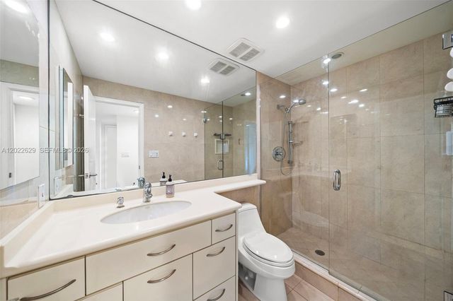 100 Edgewater Dr 329, Coral Gables, FL 33133