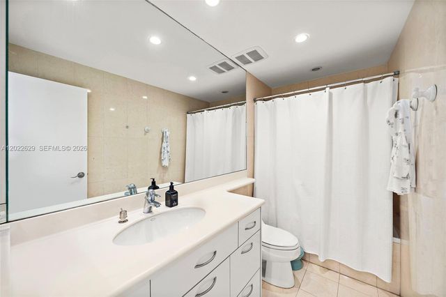 100 Edgewater Dr 329, Coral Gables, FL 33133