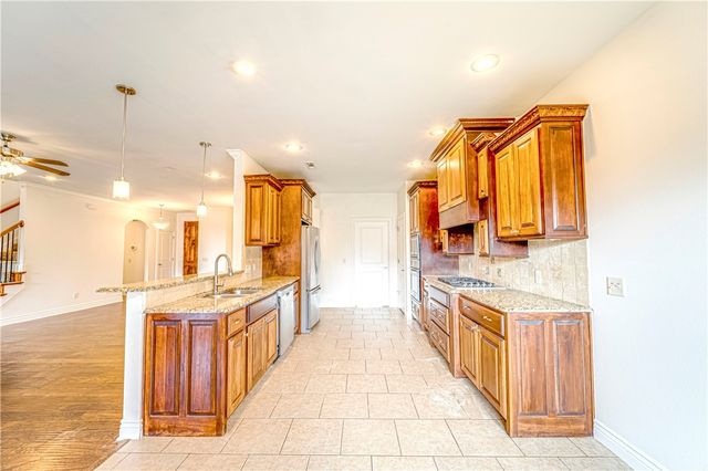 806 SW Caprington Street, Bentonville, AR 72712