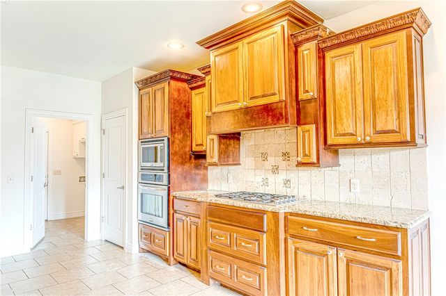 806 SW Caprington Street, Bentonville, AR 72712