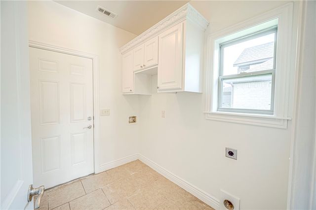 806 SW Caprington Street, Bentonville, AR 72712