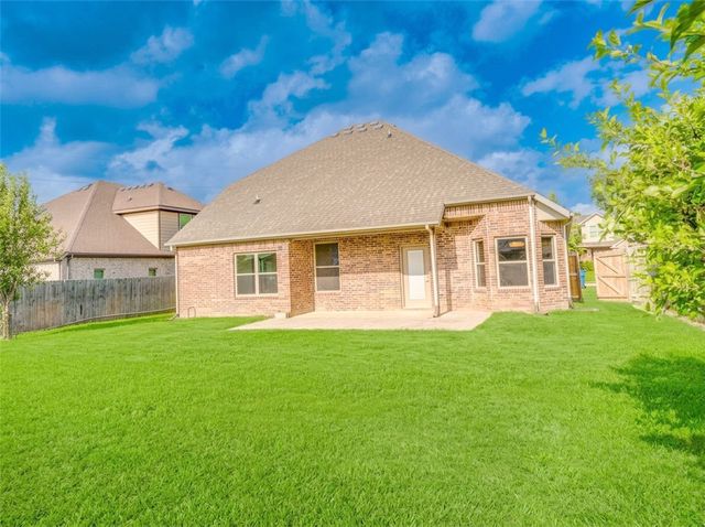 806 SW Caprington Street, Bentonville, AR 72712
