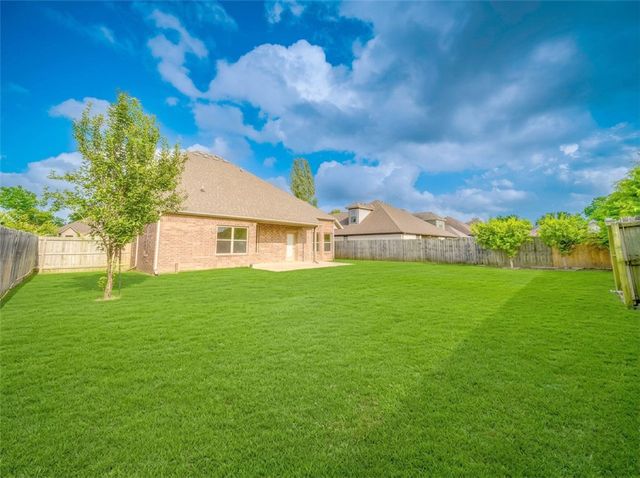 806 SW Caprington Street, Bentonville, AR 72712