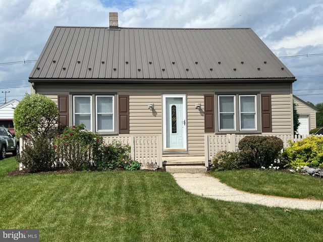 1147 STANLEY AVE, Chambersburg, PA 17201