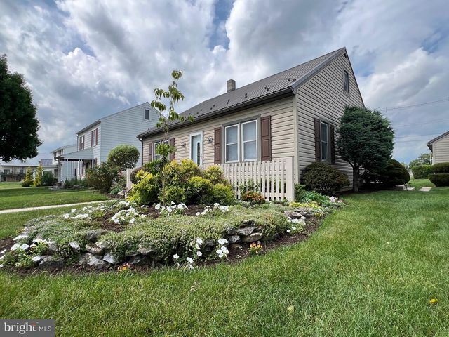 1147 STANLEY AVE, Chambersburg, PA 17201