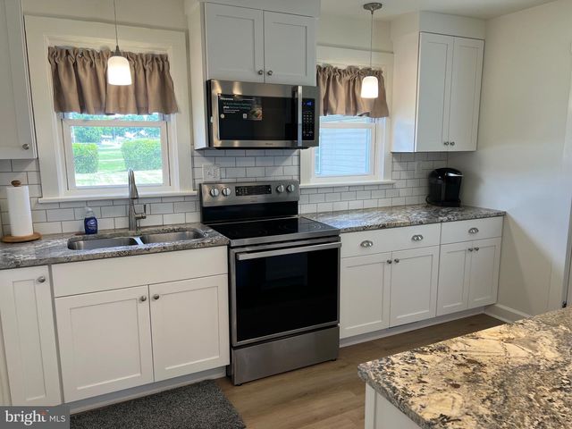 1147 STANLEY AVE, Chambersburg, PA 17201
