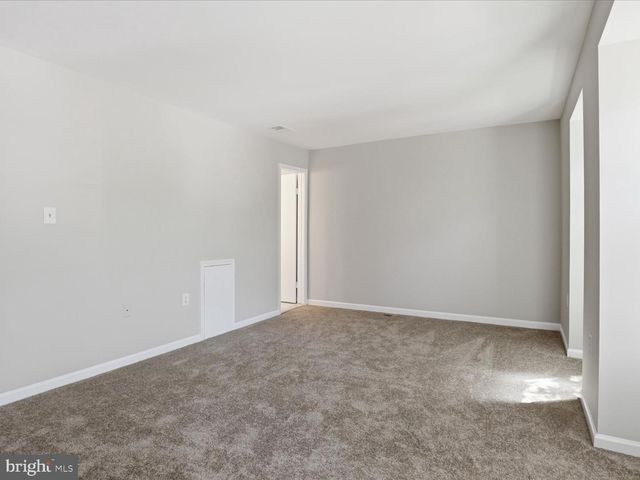 14219 HERITAGE CROSSING LN, Centreville, VA 20120