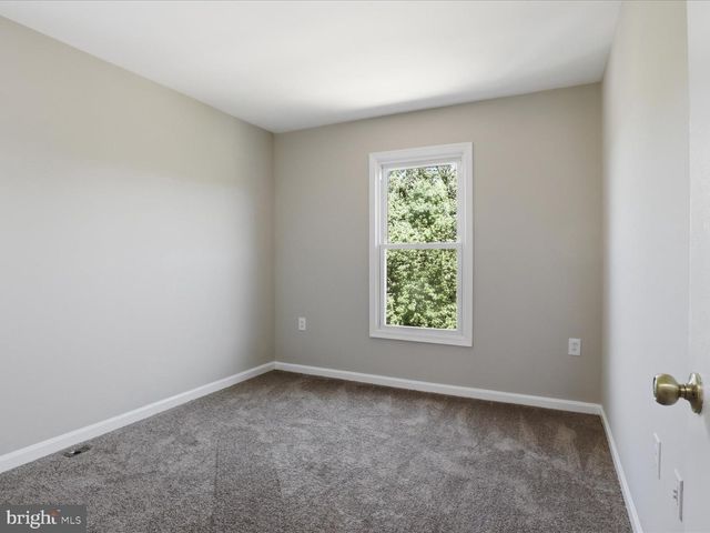 14219 HERITAGE CROSSING LN, Centreville, VA 20120