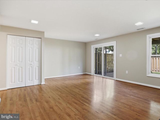 14219 HERITAGE CROSSING LN, Centreville, VA 20120