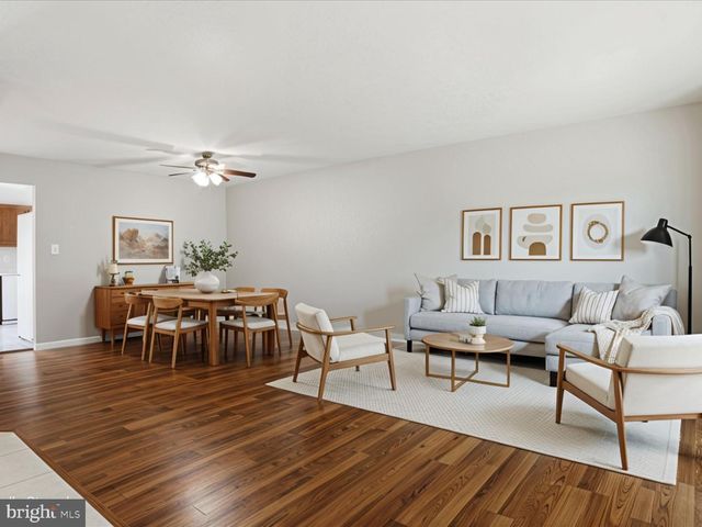 14219 HERITAGE CROSSING LN, Centreville, VA 20120