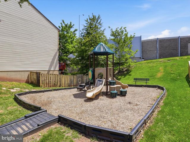14219 HERITAGE CROSSING LN, Centreville, VA 20120