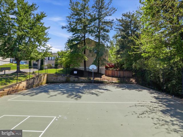 14219 HERITAGE CROSSING LN, Centreville, VA 20120