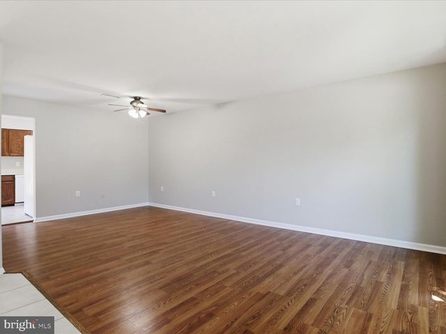 14219 HERITAGE CROSSING LN, Centreville, VA 20120