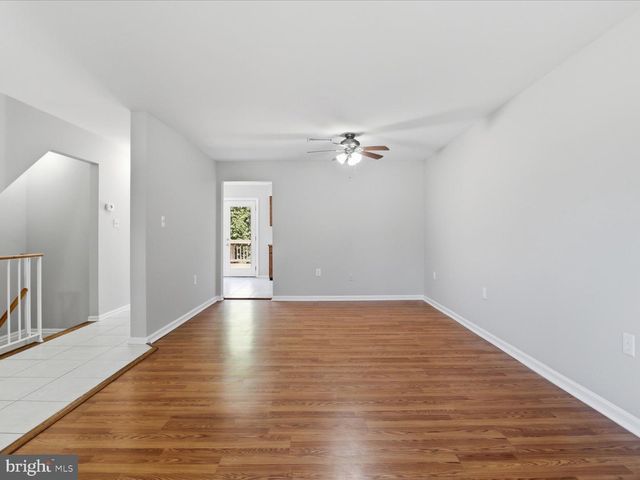 14219 HERITAGE CROSSING LN, Centreville, VA 20120