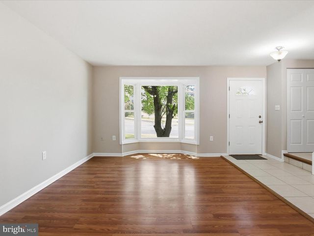 14219 HERITAGE CROSSING LN, Centreville, VA 20120