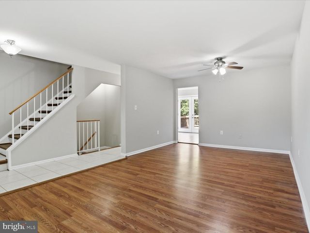 14219 HERITAGE CROSSING LN, Centreville, VA 20120
