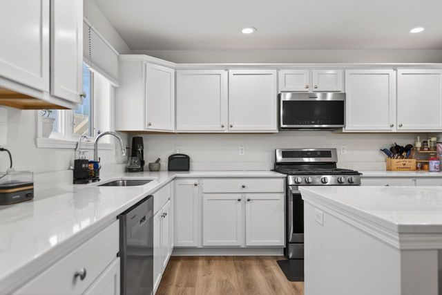 407 Sambor Trail, Belvidere, IL 61008