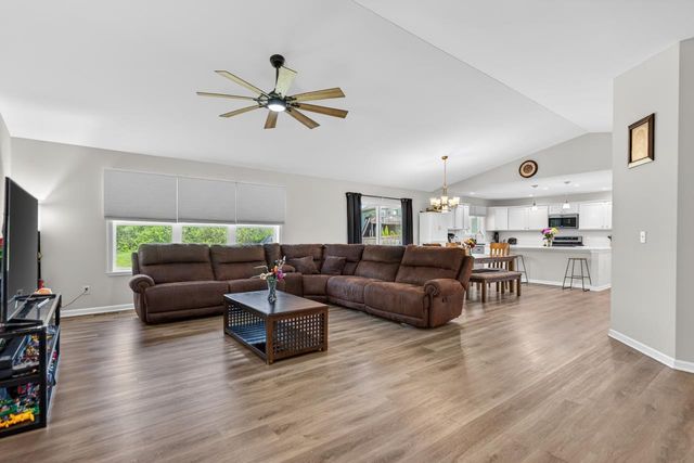 407 Sambor Trail, Belvidere, IL 61008