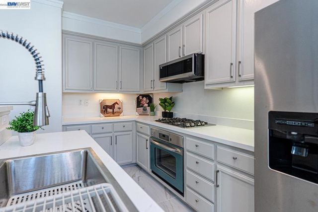 3730 Whitworth Dr, Dublin, CA 94568