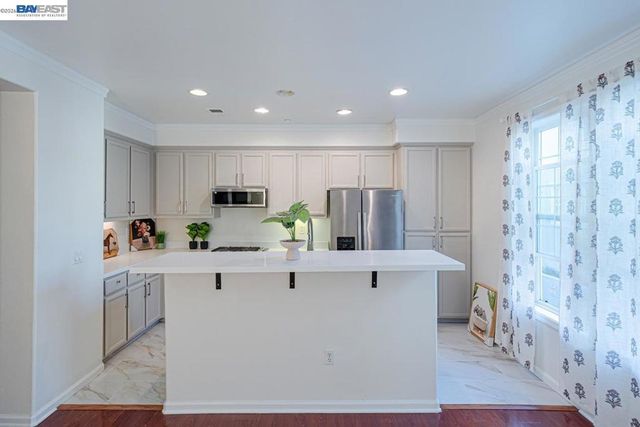 3730 Whitworth Dr, Dublin, CA 94568
