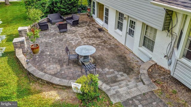 102 MERIDEN DR, Hockessin, DE 19707