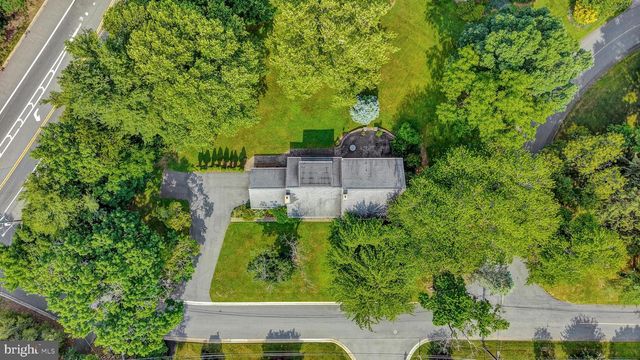 102 MERIDEN DR, Hockessin, DE 19707