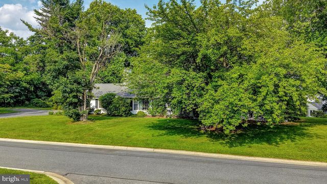 102 MERIDEN DR, Hockessin, DE 19707