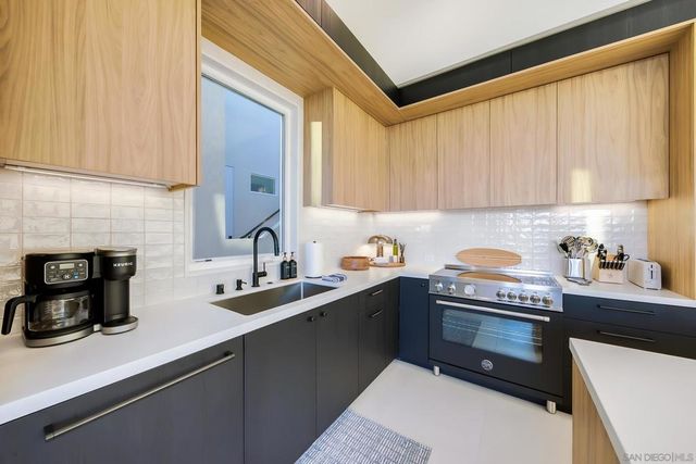 3901 Haines St., San Diego, CA 92109