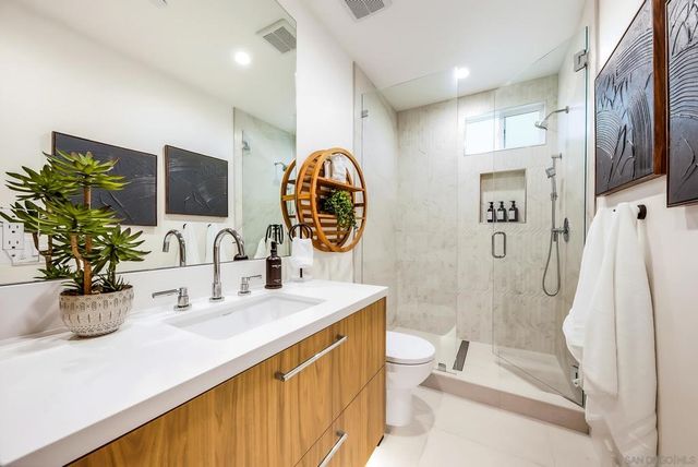 3901 Haines St., San Diego, CA 92109