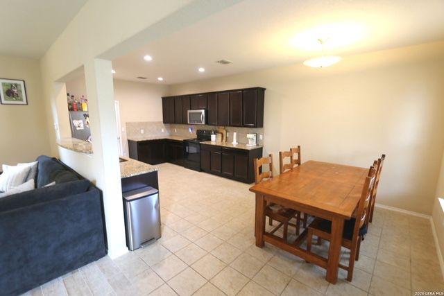 449 Auburn Park, Selma, TX 78154