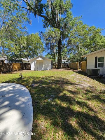 621 MILWAUKEE Avenue, Orange Park, FL 32073