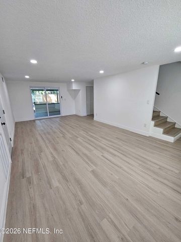 621 MILWAUKEE Avenue, Orange Park, FL 32073