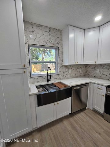 621 MILWAUKEE Avenue, Orange Park, FL 32073