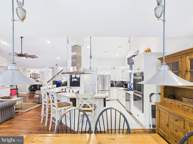 70 SNYDER HOLLOW RD, New Providence, PA 17560