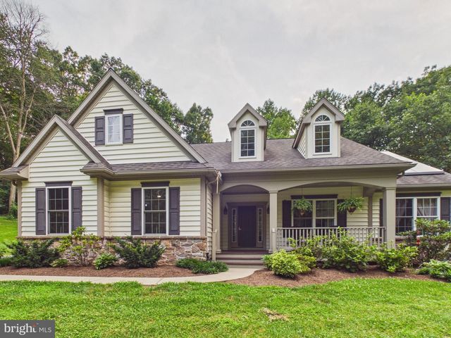 70 SNYDER HOLLOW RD, New Providence, PA 17560