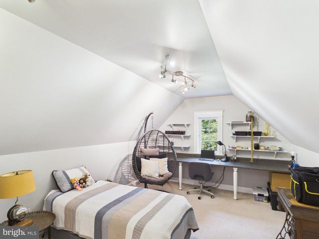 70 SNYDER HOLLOW RD, New Providence, PA 17560