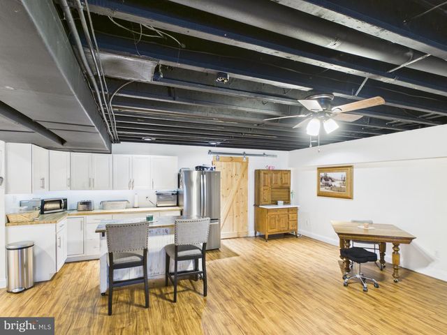 70 SNYDER HOLLOW RD, New Providence, PA 17560
