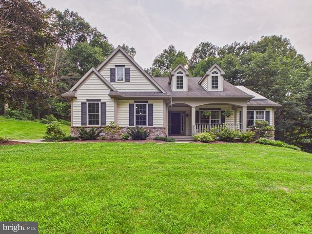 70 SNYDER HOLLOW RD, New Providence, PA 17560
