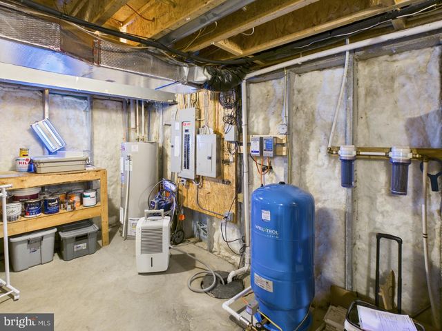 70 SNYDER HOLLOW RD, New Providence, PA 17560