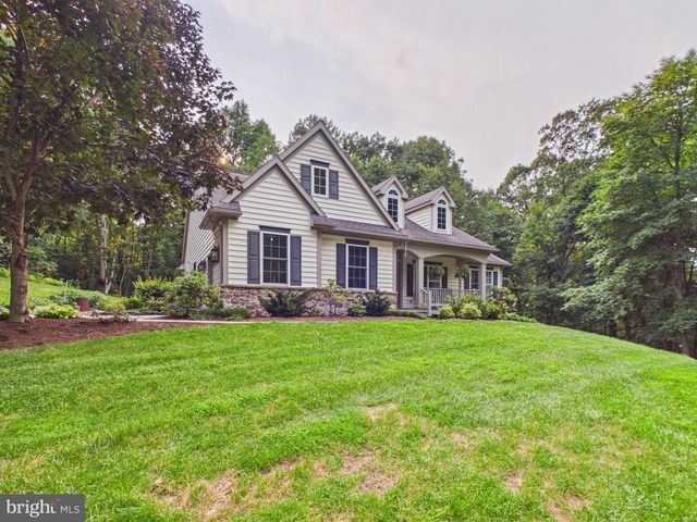70 SNYDER HOLLOW RD, New Providence, PA 17560